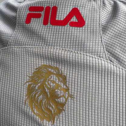CAMISETA PRESENTACION POLO GRIS FILA
